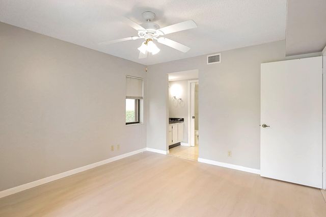 7593 TAHITI Lane 106, Lake Worth, FL 33467