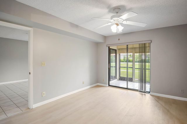 7593 TAHITI Lane 106, Lake Worth, FL 33467