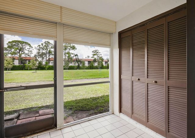 7593 TAHITI Lane 106, Lake Worth, FL 33467