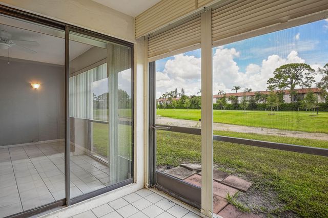 7593 TAHITI Lane 106, Lake Worth, FL 33467