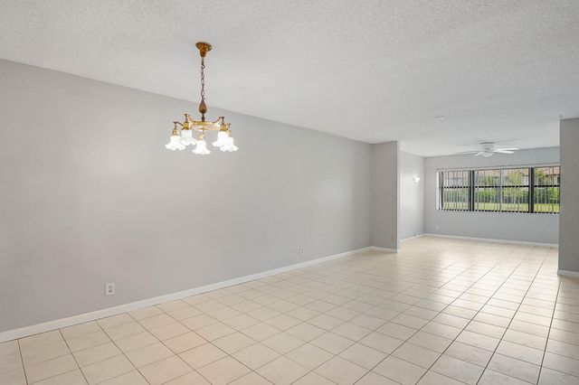 7593 TAHITI Lane 106, Lake Worth, FL 33467