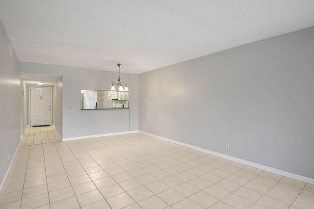 7593 TAHITI Lane 106, Lake Worth, FL 33467