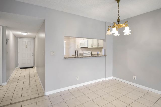 7593 TAHITI Lane 106, Lake Worth, FL 33467