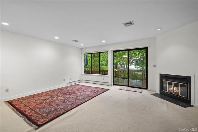 53 Top Of The Ridge A9, Mamaroneck, NY 10543
