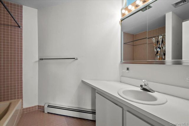 53 Top Of The Ridge A9, Mamaroneck, NY 10543