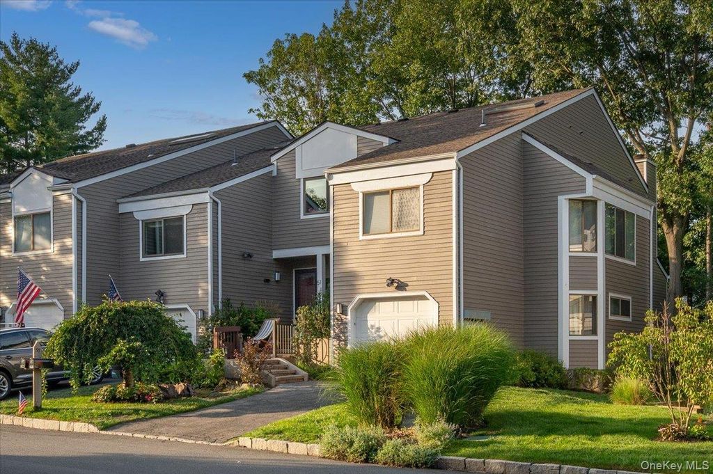 53 Top Of The Ridge A9, Mamaroneck, NY 10543