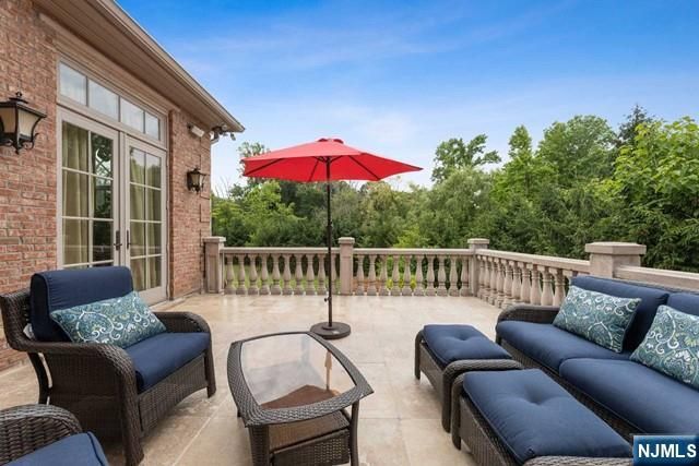 31 Marie Major Drive, Alpine, NJ 07620