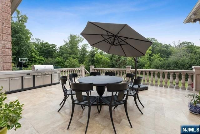 31 Marie Major Drive, Alpine, NJ 07620