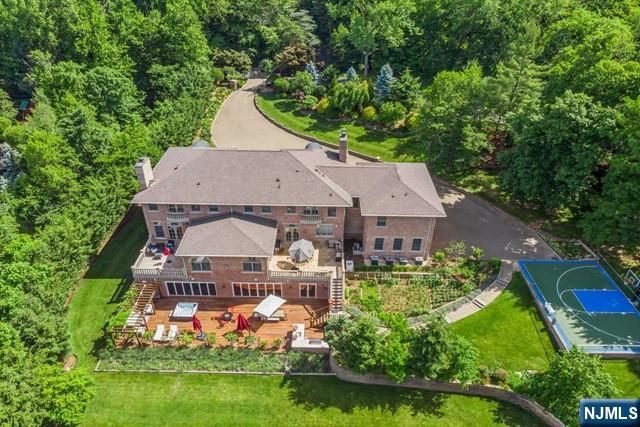 31 Marie Major Drive, Alpine, NJ 07620