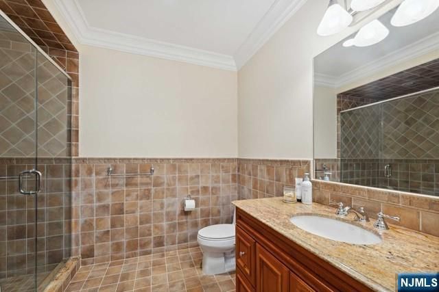 31 Marie Major Drive, Alpine, NJ 07620