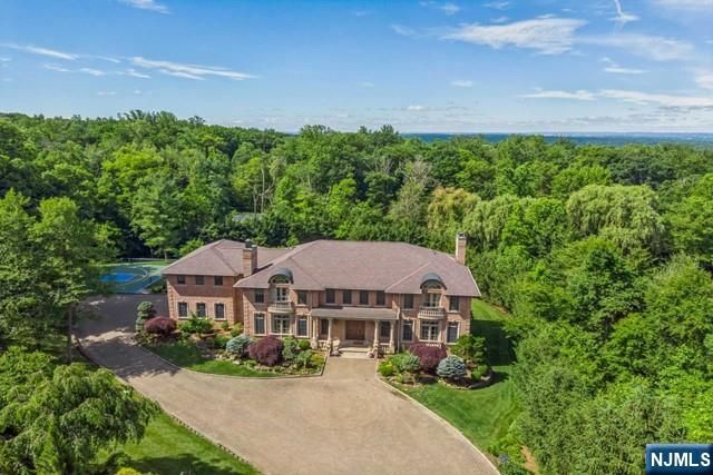 31 Marie Major Drive, Alpine, NJ 07620