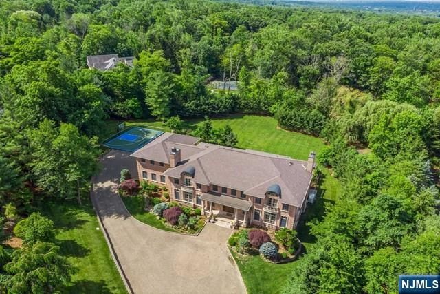 31 Marie Major Drive, Alpine, NJ 07620