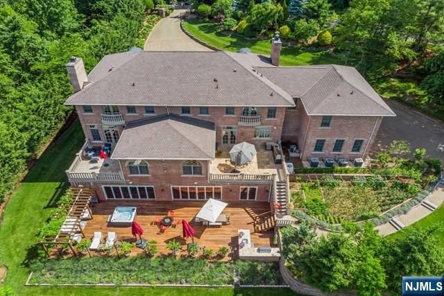 31 Marie Major Drive, Alpine, NJ 07620
