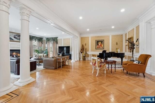 31 Marie Major Drive, Alpine, NJ 07620