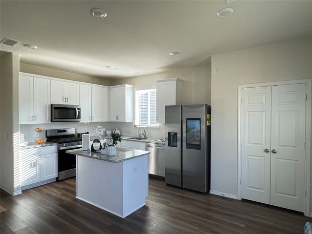 902 Feldspar Way, Princeton, TX 75407