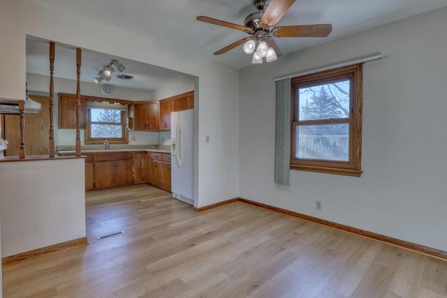 3840 S Sunny View DRIVE, New Berlin, WI 53151