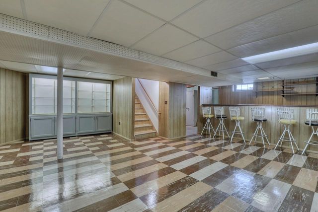 3840 S Sunny View DRIVE, New Berlin, WI 53151