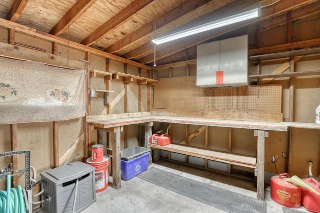 3840 S Sunny View DRIVE, New Berlin, WI 53151