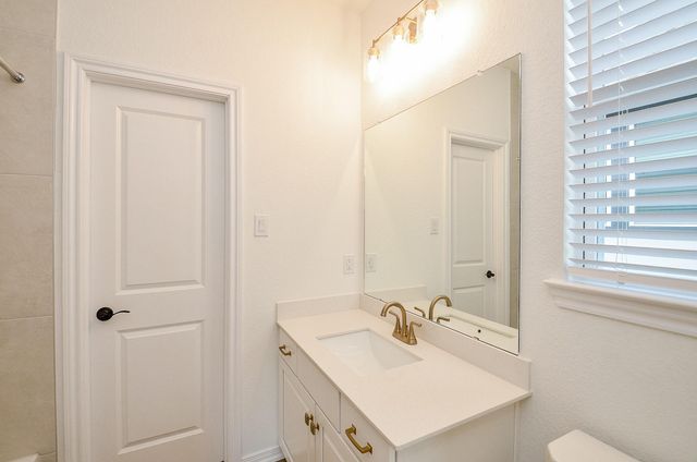 130 W Coralburst Loop, Montgomery, TX 77316