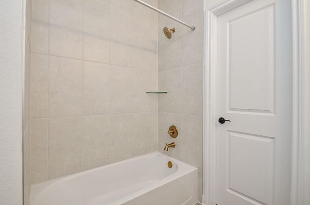 130 W Coralburst Loop, Montgomery, TX 77316