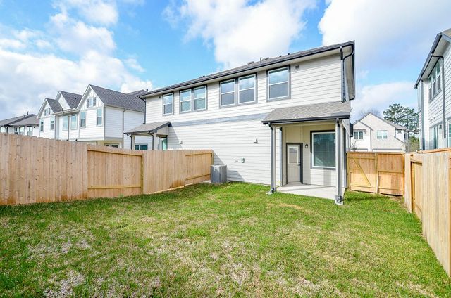 130 W Coralburst Loop, Montgomery, TX 77316