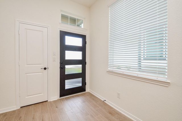 130 W Coralburst Loop, Montgomery, TX 77316