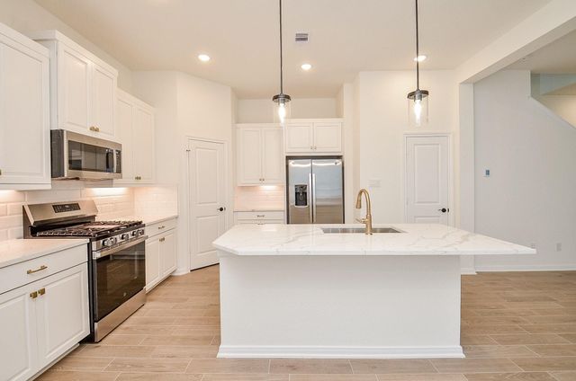 130 W Coralburst Loop, Montgomery, TX 77316