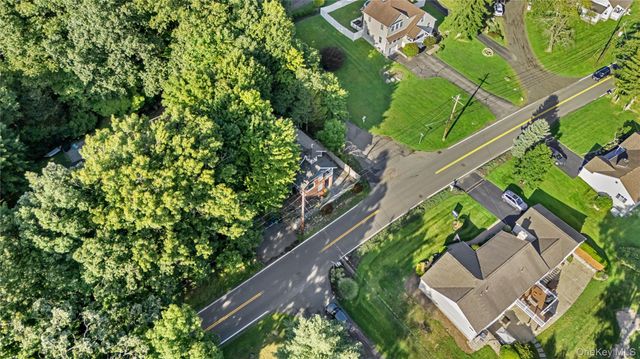 697 S Mountain Road, New City, NY 10956