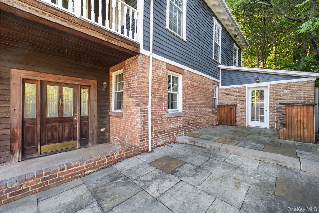 697 S Mountain Road, New City, NY 10956 — photo 2