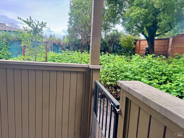 2528 Westberry Dr, Santa Rosa, CA 95403