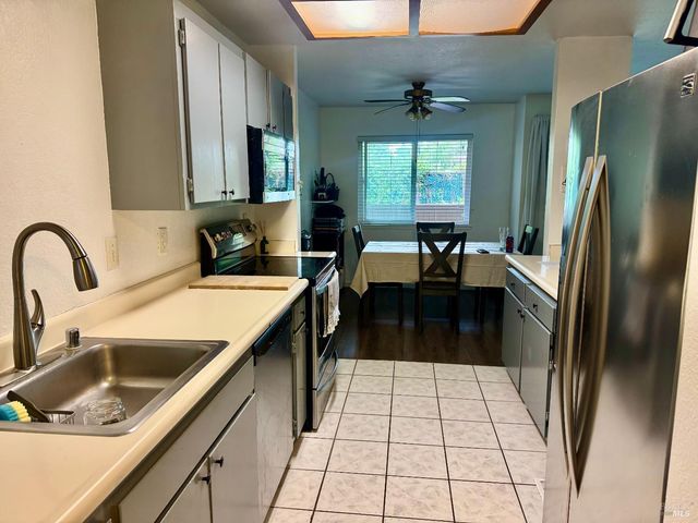 2528 Westberry Dr, Santa Rosa, CA 95403