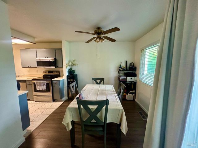 2528 Westberry Dr, Santa Rosa, CA 95403