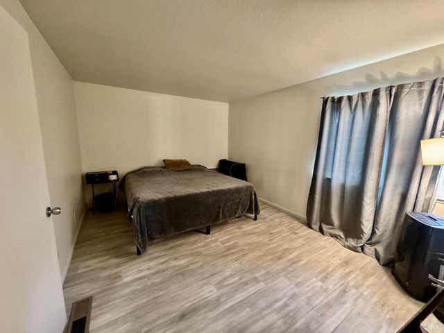 2528 Westberry Dr, Santa Rosa, CA 95403