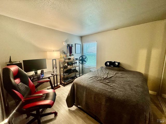 2528 Westberry Dr, Santa Rosa, CA 95403