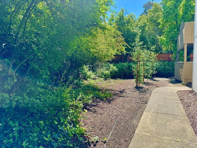 2528 Westberry Dr, Santa Rosa, CA 95403