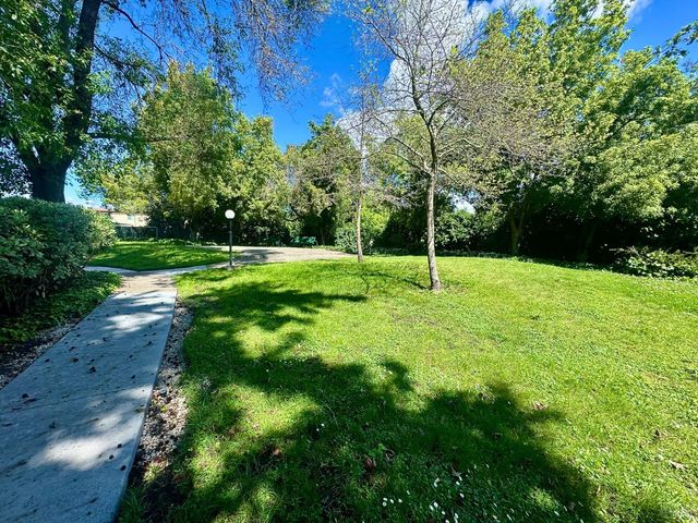2528 Westberry Dr, Santa Rosa, CA 95403