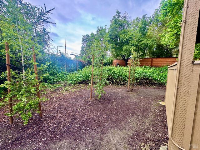 2528 Westberry Dr, Santa Rosa, CA 95403