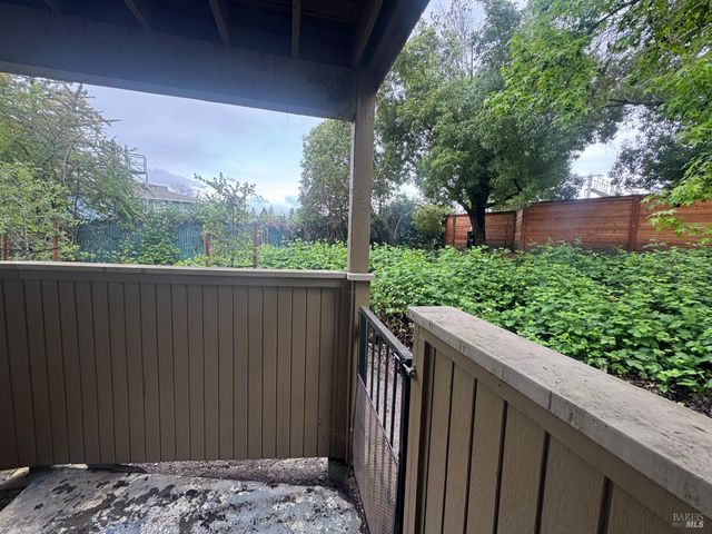 2528 Westberry Dr, Santa Rosa, CA 95403