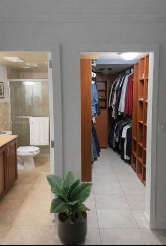 1470 NE 125th Ter 701, North Miami, FL 33161