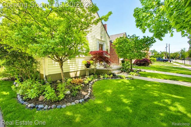 22108 Military Street, Dearborn, MI 48124