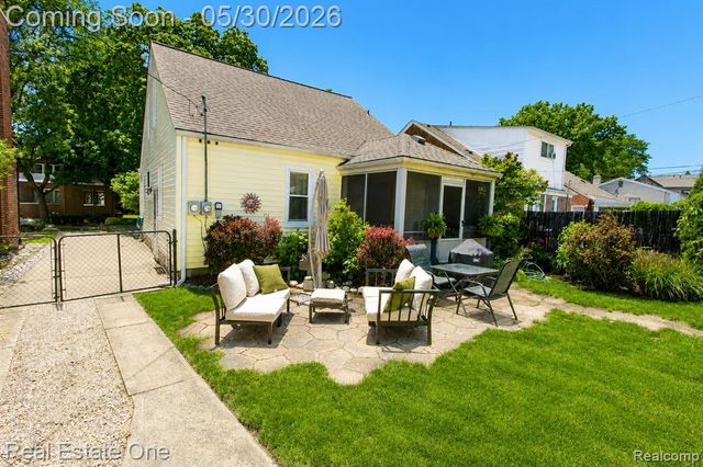 22108 Military Street, Dearborn, MI 48124
