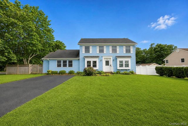 36 George Street, Sayville, NY 11782