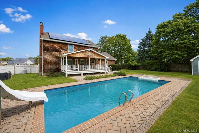 36 George Street, Sayville, NY 11782