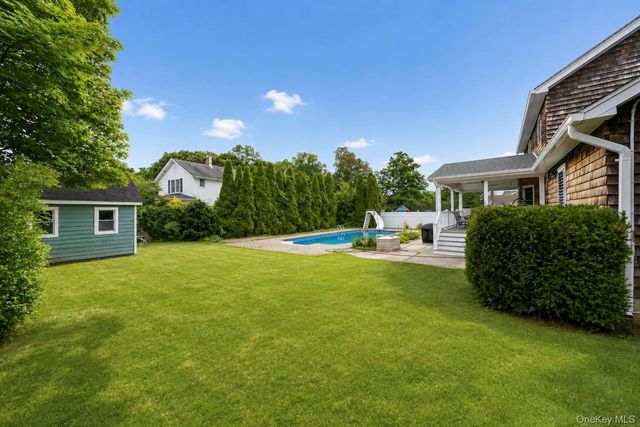 36 George Street, Sayville, NY 11782