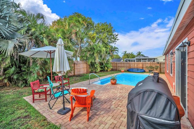 5235 Edgewood Drive, Lake Worth, FL 33467