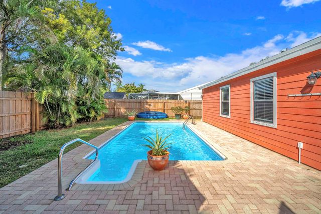5235 Edgewood Drive, Lake Worth, FL 33467