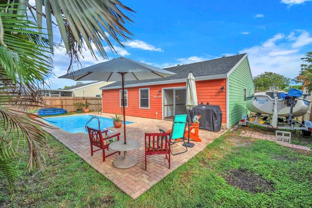 5235 Edgewood Drive, Lake Worth, FL 33467