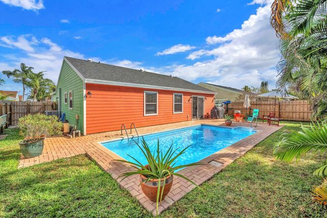 5235 Edgewood Drive, Lake Worth, FL 33467