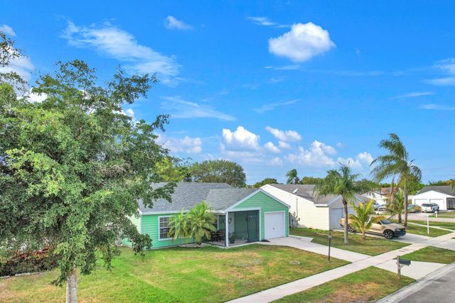 5235 Edgewood Drive, Lake Worth, FL 33467