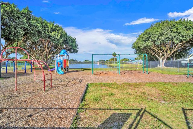5235 Edgewood Drive, Lake Worth, FL 33467
